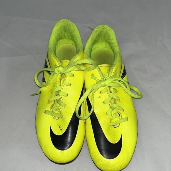 Yellow Nike hyper venom cleats - Picture 2 of 7